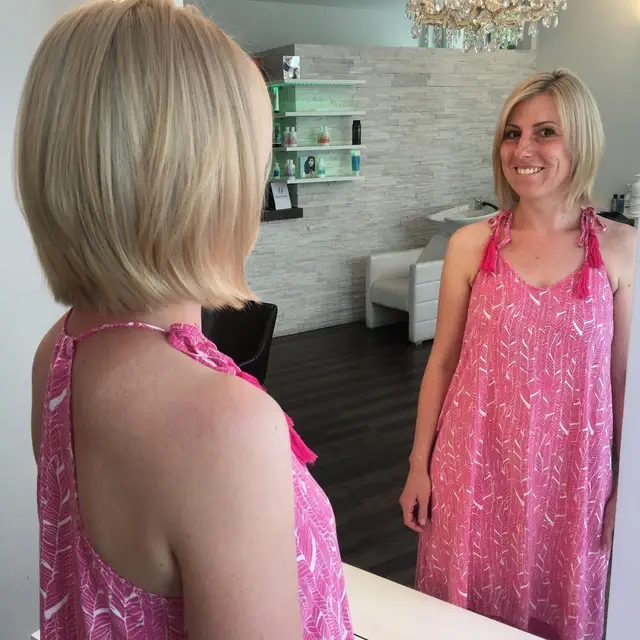 Präziser Blond-Bob — Klar geschnittene Linie mit weicher Innenstufung